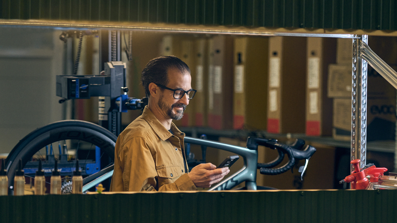 24 0119 VR Desktop 3840X1288 02